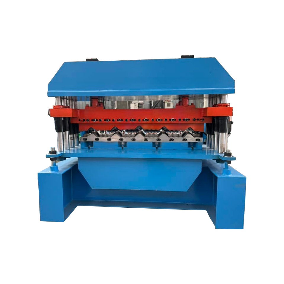 Single-layer roof tile forming machine